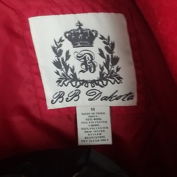 Coat - Picture 8 of 8